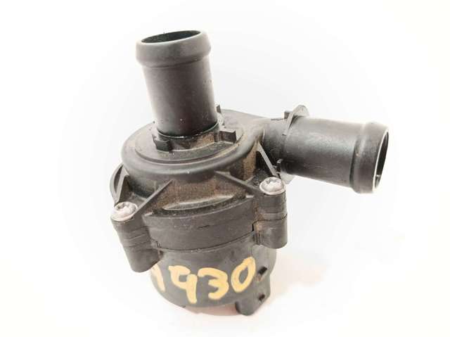 VAG 5Q0965567 Bomba de agua eléctrica auxiliar  en stock Salamanca