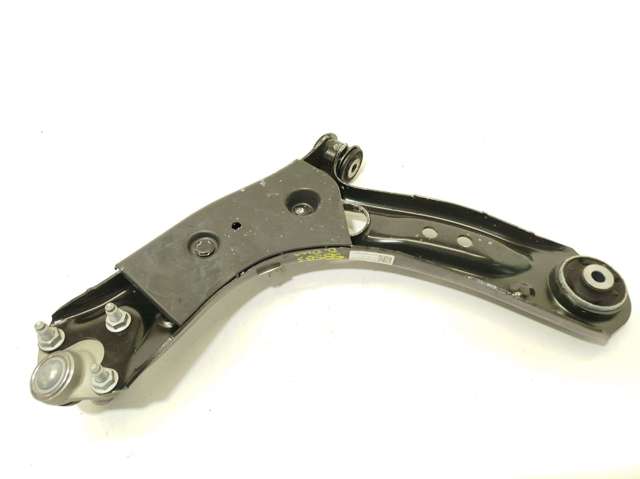 5WA407152 Brazo inferior derecho de la suspensión delantera  disponible Burgos