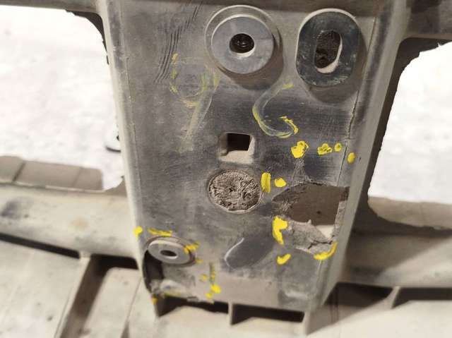 Soporte de radiador completo (panel de montaje para foco) 6250000Q0D NISSAN