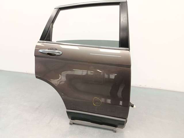 HONDA 67510SWAA00ZZ Puerta trasera derecha  disponible España