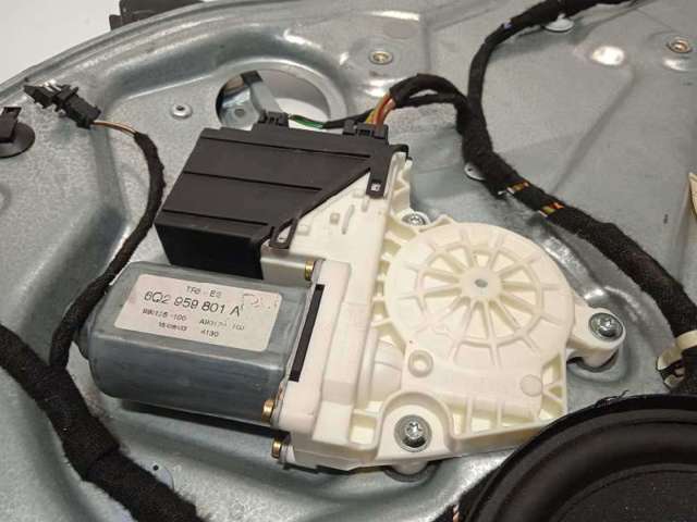 6Q2959801A Mecanismo de elevalunas delantero derecha comprar Sevilla
