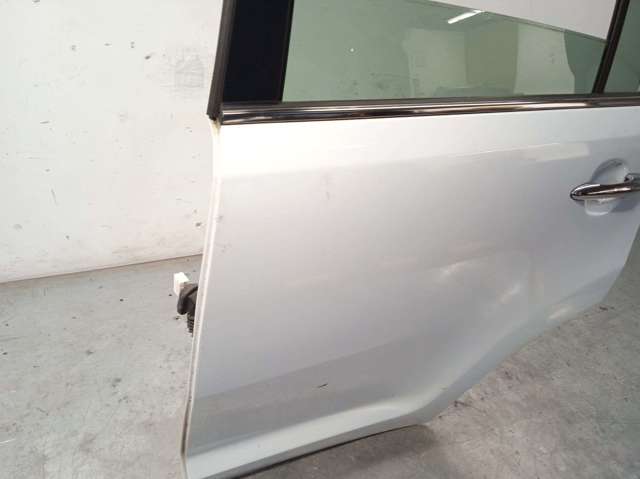 770033W000 HYUNDAI Puerta trasera izquierda  comprar en Jaén
