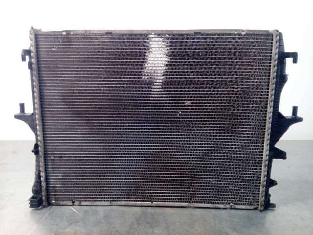 7L0121253A Radiador de refrigeración del motor  disponible Málaga