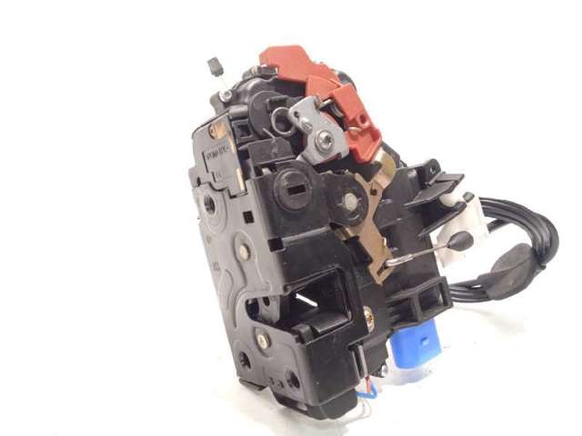 VAG 7L0839015 Cerradura de puerta trasera izquierda  disponible Valladolid