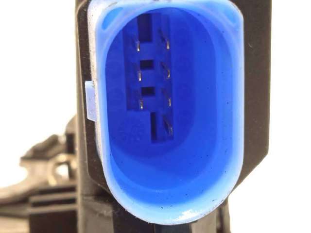 7L0839016D Cerradura de la puerta trasera derecha comprar Sevilla
