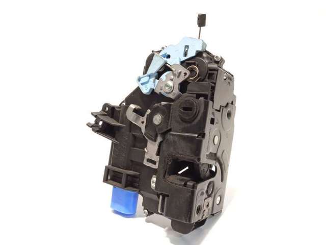 VAG 7L0839016D Cerradura de la puerta trasera derecha  disponible España
