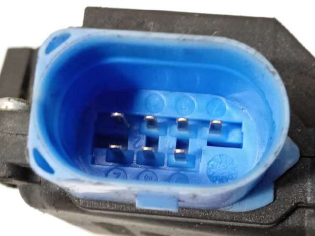 7L0839016D VAG Cerradura de la puerta trasera derecha  comprar en Jaén
