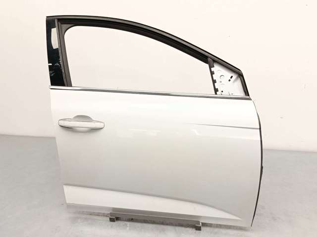 RENAULT 801001148R Puerta delantera derecha comprar Pamplona