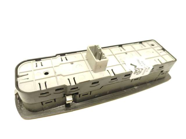 809610006R Renault (RVI)