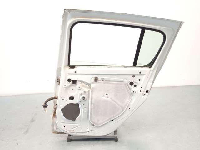 RENAULT 821002434R Puerta trasera derecha comprar Tarragona