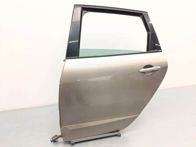 821017991R Puerta trasera izquierda  comprar en Pontevedra