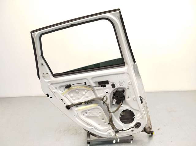 821017991R RENAULT Puerta trasera izquierda  en stock Huelva