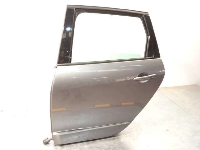 821017991R RENAULT Puerta trasera izquierda  en stock Córdoba