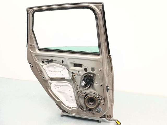 RENAULT 821017991R Puerta trasera izquierda  comprar en Murcia