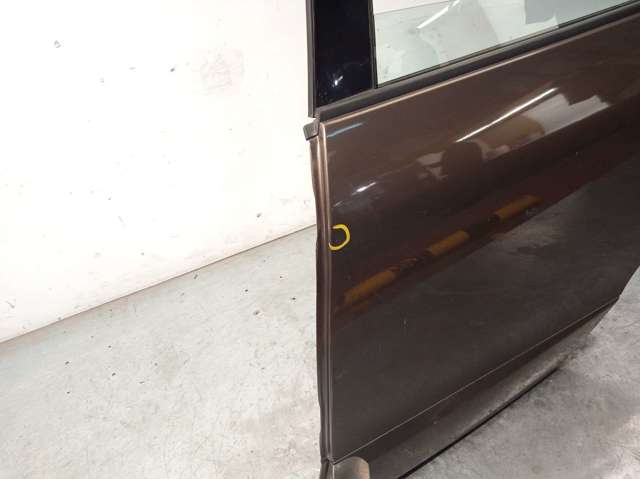 821017991R Puerta trasera izquierda  en stock Sabadell