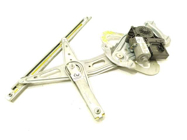 RENAULT 827310166R Motor del elevalunas de la puerta trasera izquierda  disponible Valladolid