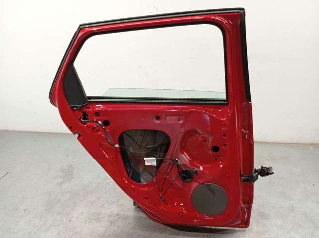 82G833051 Puerta trasera izquierda  comprar en Reus