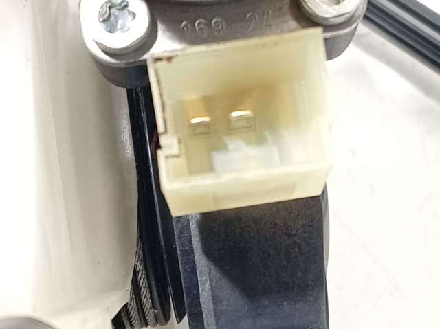 82G837461A VAG Mecanismo de elevalunas de la puerta delantera izquierda  disponible Vigo