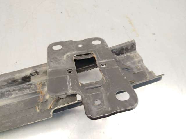Refuerzo parachoque delantero 865302L000 HYUNDAI