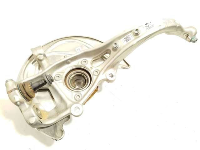 Muñón del eje, soporte de rueda, delantero derecho 8W0407560 VAG