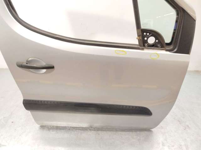 9004Z6 PEUGEOT Puerta delantera derecha  disponible Vigo