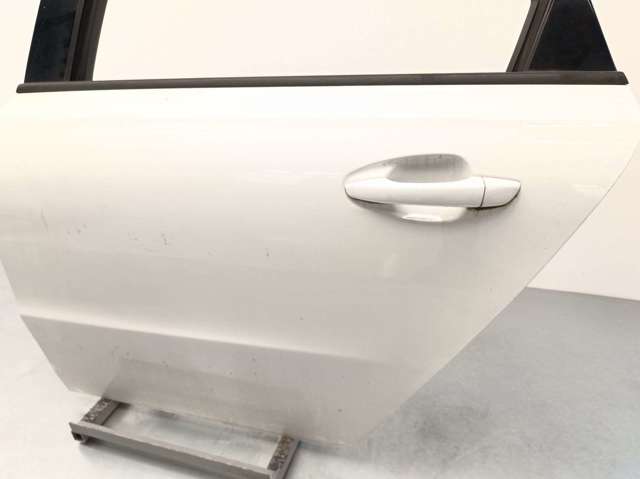 9006S7 PEUGEOT Puerta trasera izquierda  comprar en Jaén
