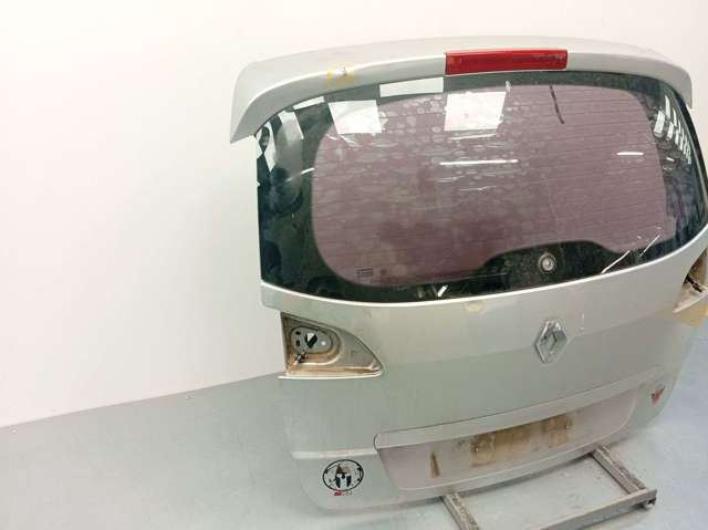 901001385R Tapa maletero  en stock Castellón