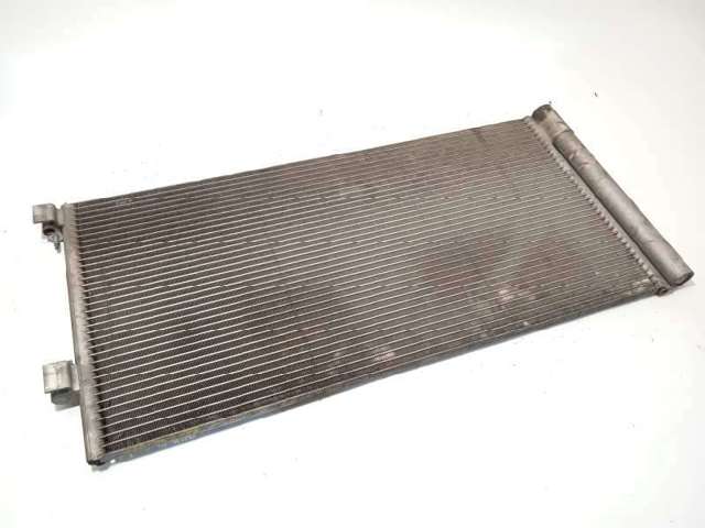 RENAULT 921100002R Condensador aire acondicionado  en stock Salamanca