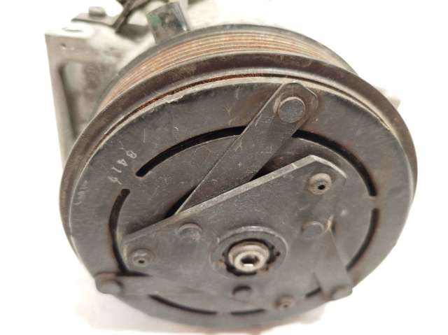 926000734R Compresor de aire acondicionado  disponible Utrera