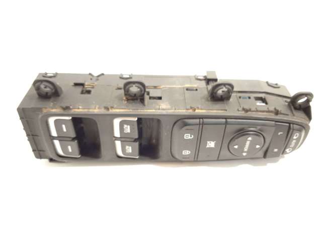 93570G5200 Interruptor de elevalunas delantera izquierda comprar Almería