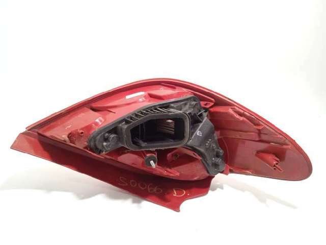 PEUGEOT 9686565980 Piloto trasero derecho  disponible Valladolid
