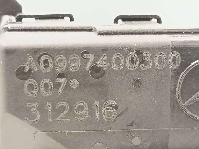 A0997400300 Cerradura de tapa de maletero  disponible Burgos