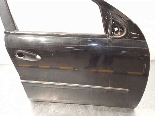 A1647200205 MERCEDES Puerta delantera derecha comprar Madrid