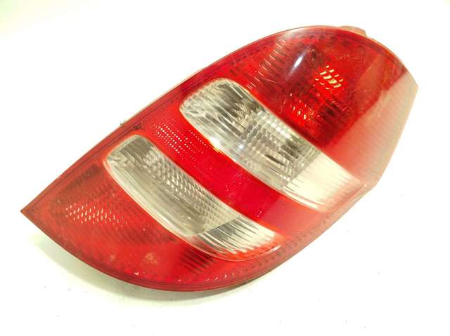 A1698200464 Piloto trasero derecho  en stock Sabadell