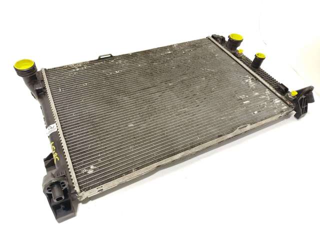 A2045000303 Radiador de refrigeración del motor  disponible Burgos