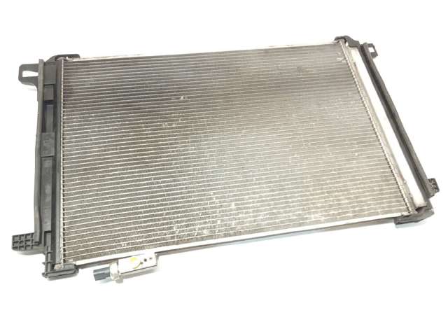 A2045000654 Condensador aire acondicionado  en stock Castellón