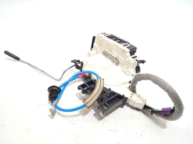 A2047302735 MERCEDES Cerradura de puerta trasera izquierda  en stock Gandía