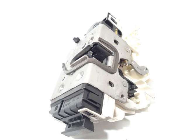 MERCEDES A2047302835 Cerradura de la puerta trasera derecha  disponible Valladolid