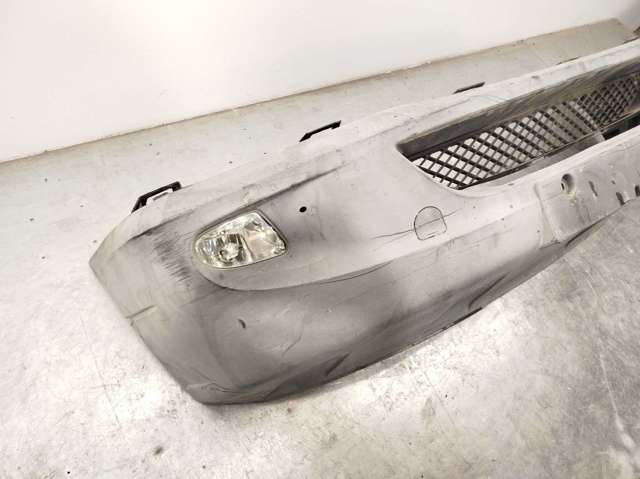 Defensa delantera A9068800570 MERCEDES