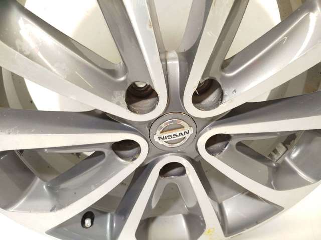 D0300JD18A NISSAN Llantas de aleación  disponible Vigo