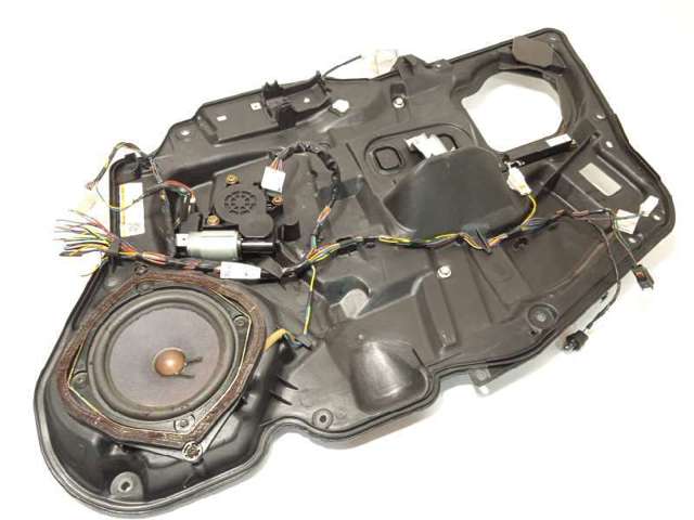 G22C5858X MAZDA Motor del elevalunas de la puerta delantera derecha  disponible Ourense
