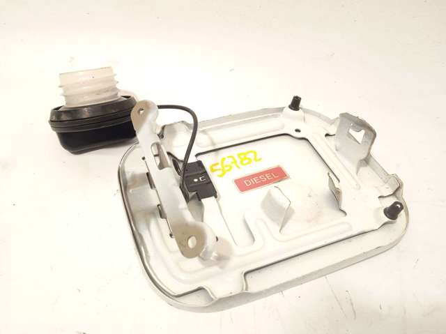 G88304EAME NISSAN Tapa del depósito de combustible  disponible Ourense