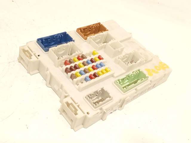 Caja de fusibles para Ford Focus CB8