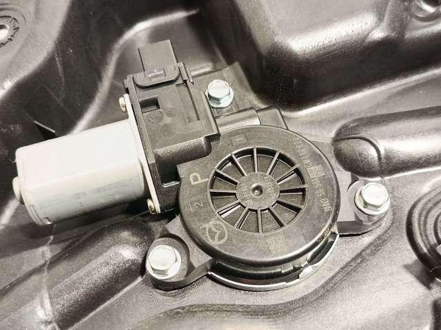 KB7W73590 Mazda