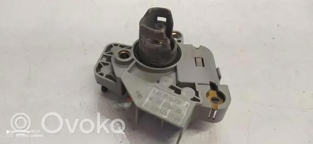 Bloque de conexión de cable positivo 0005401769 Mercedes