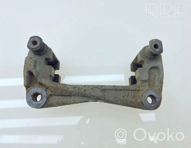 Soporte, pinza de freno delantera 26225AG080 Subaru