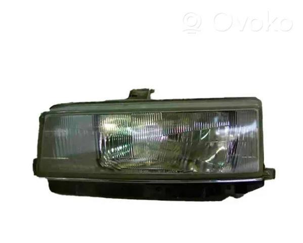 Faro derecho 811101A730 Toyota