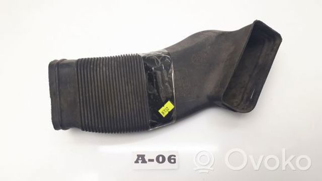 Tubo flexible de aspiración 8D0129617E VAG/Audi