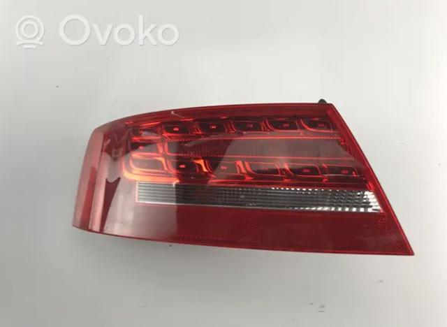Piloto posterior exterior izquierdo 8T8945095B VAG