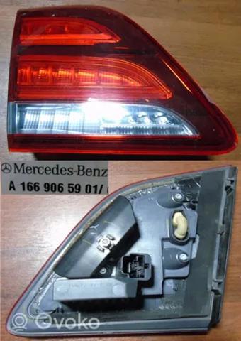 Piloto posterior interior izquierdo A1669065901 Mercedes